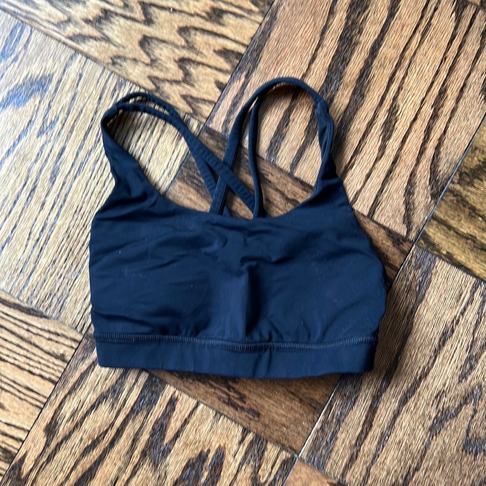 Black lululemon sports bra